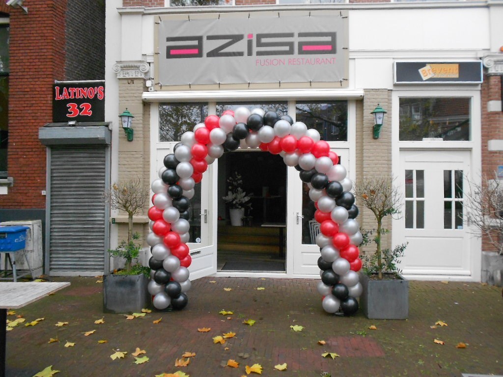 opening Azisa restaurant Zaandam met ballonnenboog in bedrijfskleuren