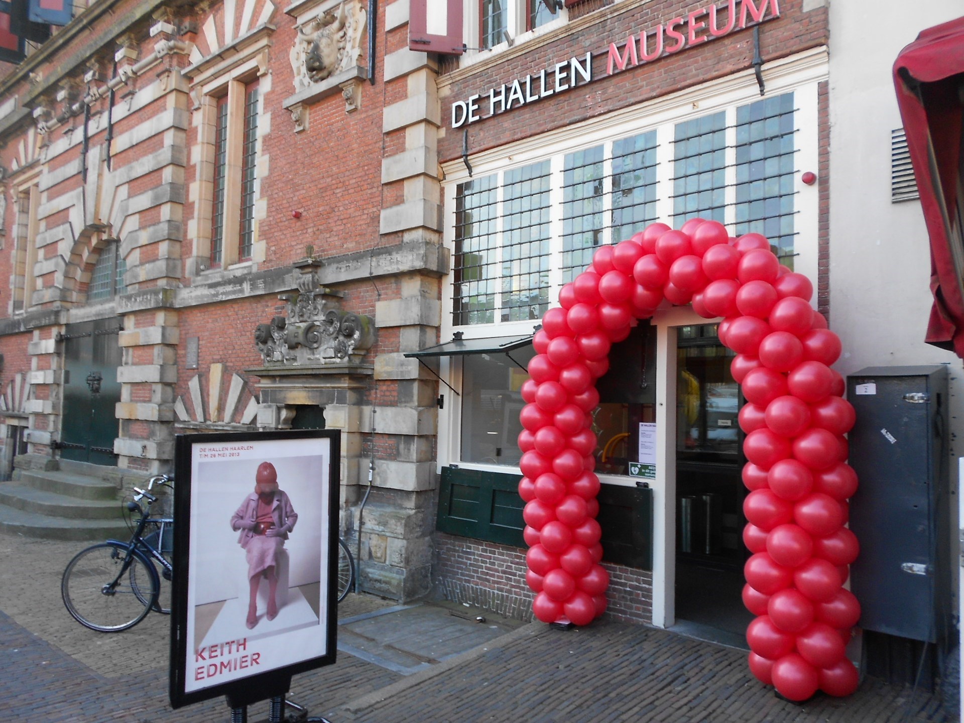 ballonnenboog De Hallen Museum Haarlem speciale dag