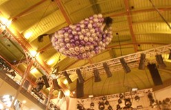ballonnen decoraties met ballonnennet en ballon cijfers Paradiso Amsterdam