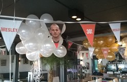 helium ballonnen verjaardag Wesley Sneijder Zandvoort