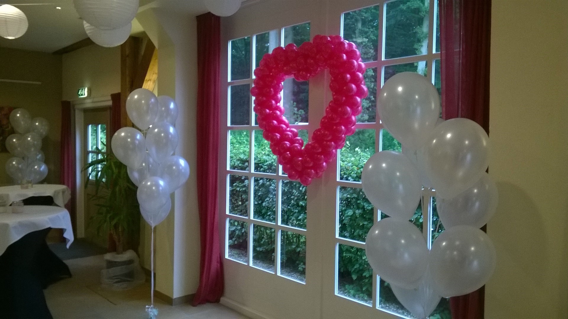 ballonnen voor huwelijk hart van ballonnen en helium trossen