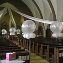 reuze ballon bruiloft kerk