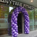 opening Anytime Fitness Rotterdam met ballonnenboog in bedrijfskleuren