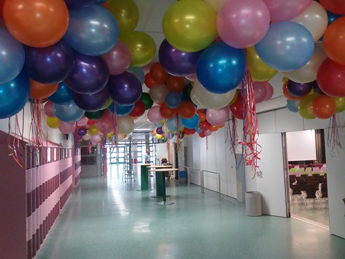 helium ballonnen ter decoratie purmerend school