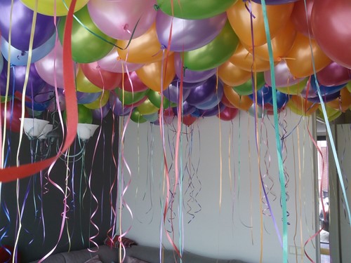 plafond vol helium ballonnen huwelijks aanzoek