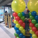 ballon pilaren Top Toys winkel opening winkelcentrum Broekerveiling Broek op Langedijk
