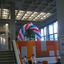 ballonnenboog diploma uitreiking binnen Vrije Universiteit Amsterdam Buitenveldert