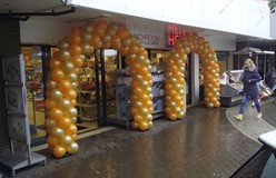 ballonnen decoraties Houtsma Keukens, Hema, Beter Bed