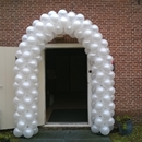 ballonnenboog trouwen wit voor deur