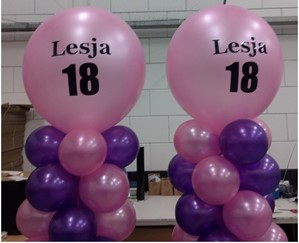ballonnen pilaren met leeftijd en naam