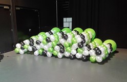 ballon pilaren hangend voor E.P. bij Central Studios Utrecht