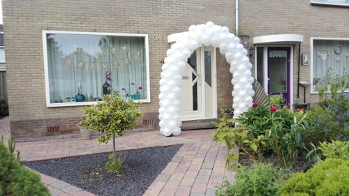 witte huwelijksboog