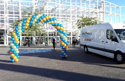 studenten feest in Leiden voorzien van twee 8 meter ballonnen bogen
