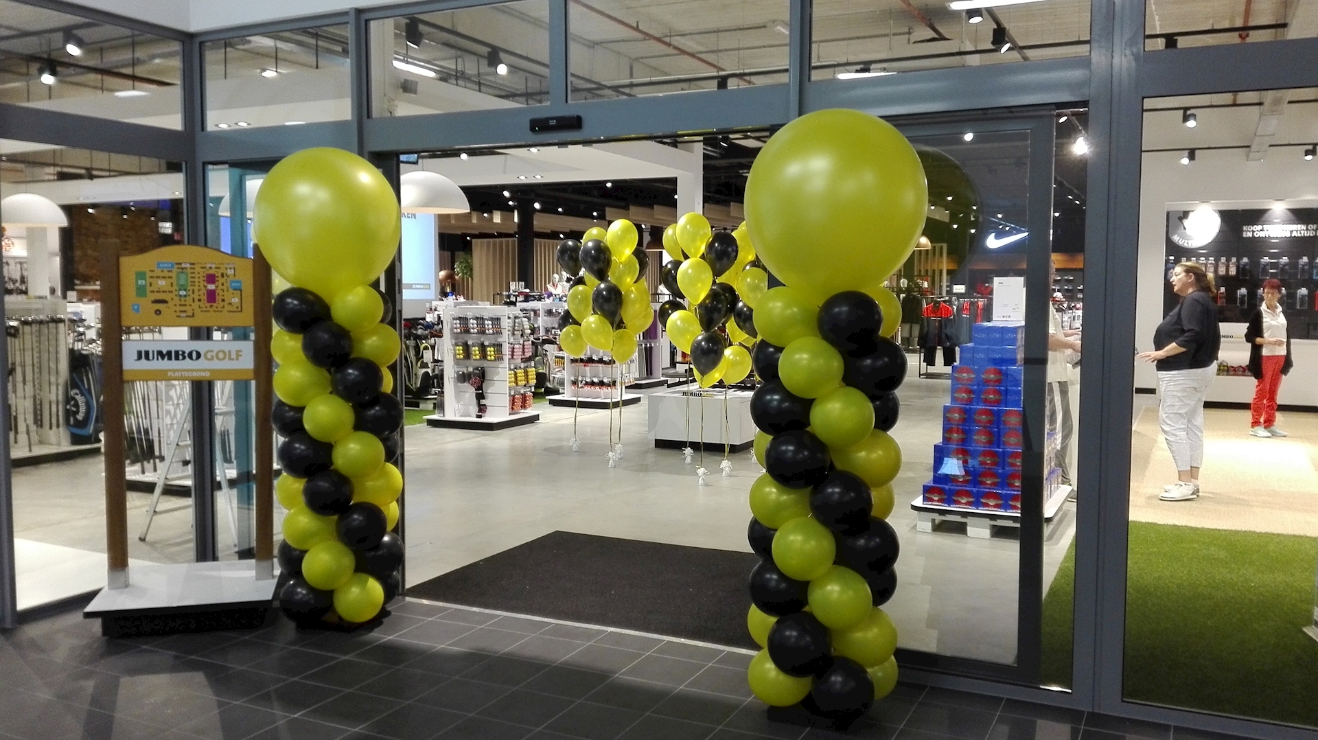 ballonnen pilaren en helium ballon trossen opening Jumbo Golfstore Amsterdam