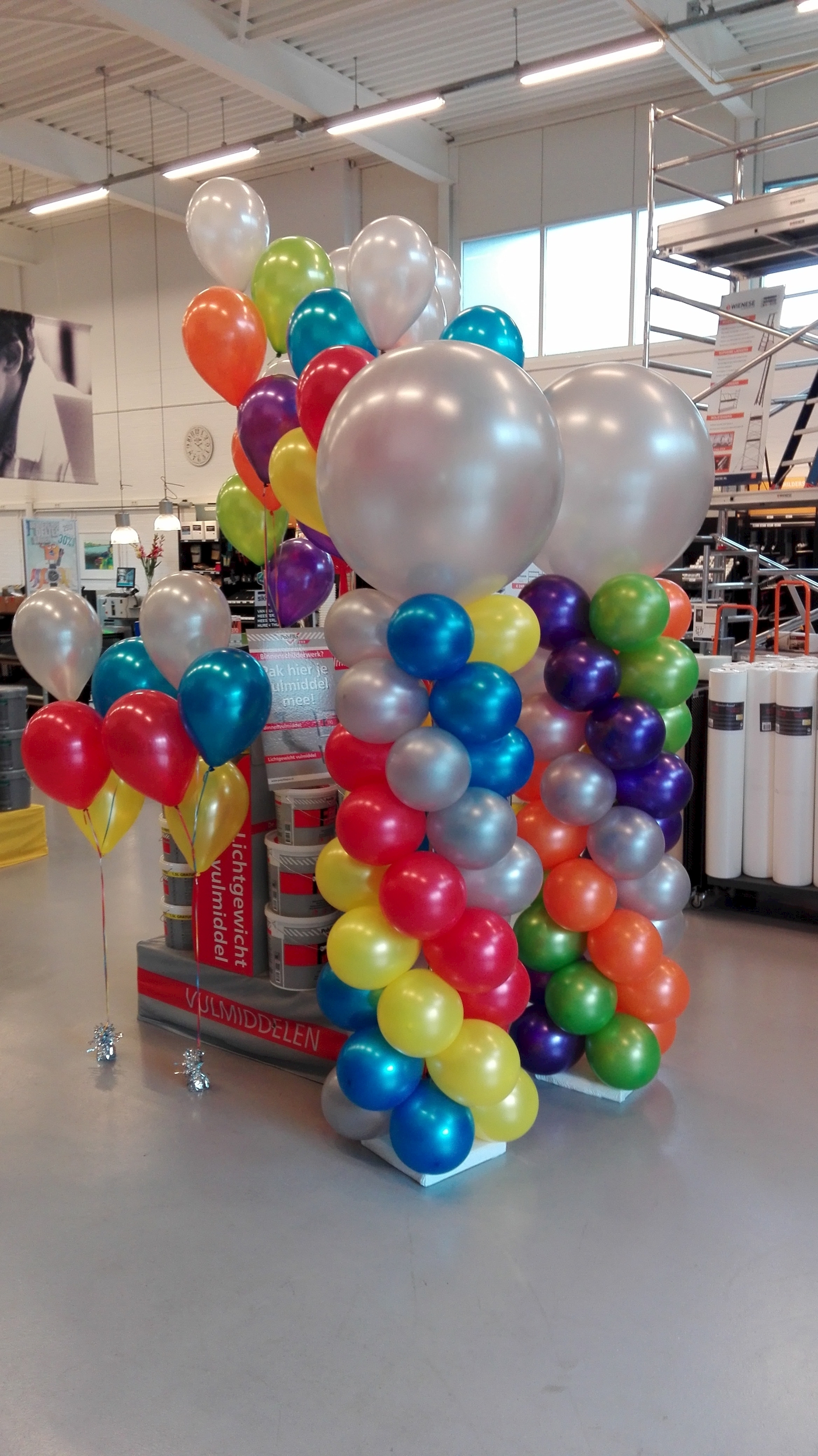 ballon pilaren en helium trossen voor feest Sigma coating utrecht