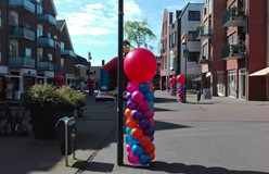 ballon pilaren voor Feestweek Castricum