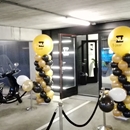 ballon pilaren bij entree feest 5 jaar healthclub Nu