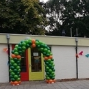 speciaal gemaakte ballonnenboog voor opening school